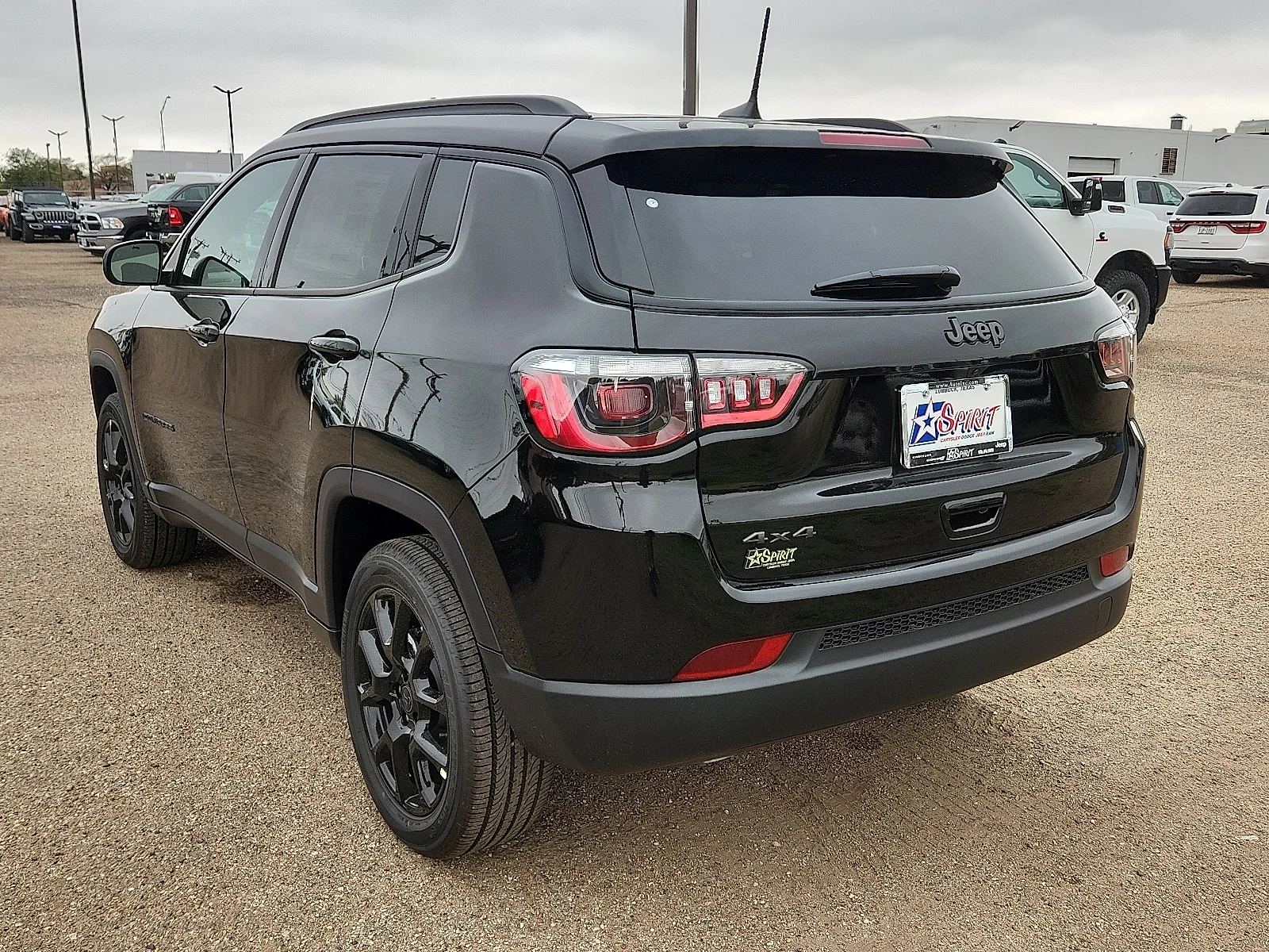 New 2026 PXJ Diamond Bla Jeep LATITUDE 4X4 image 3