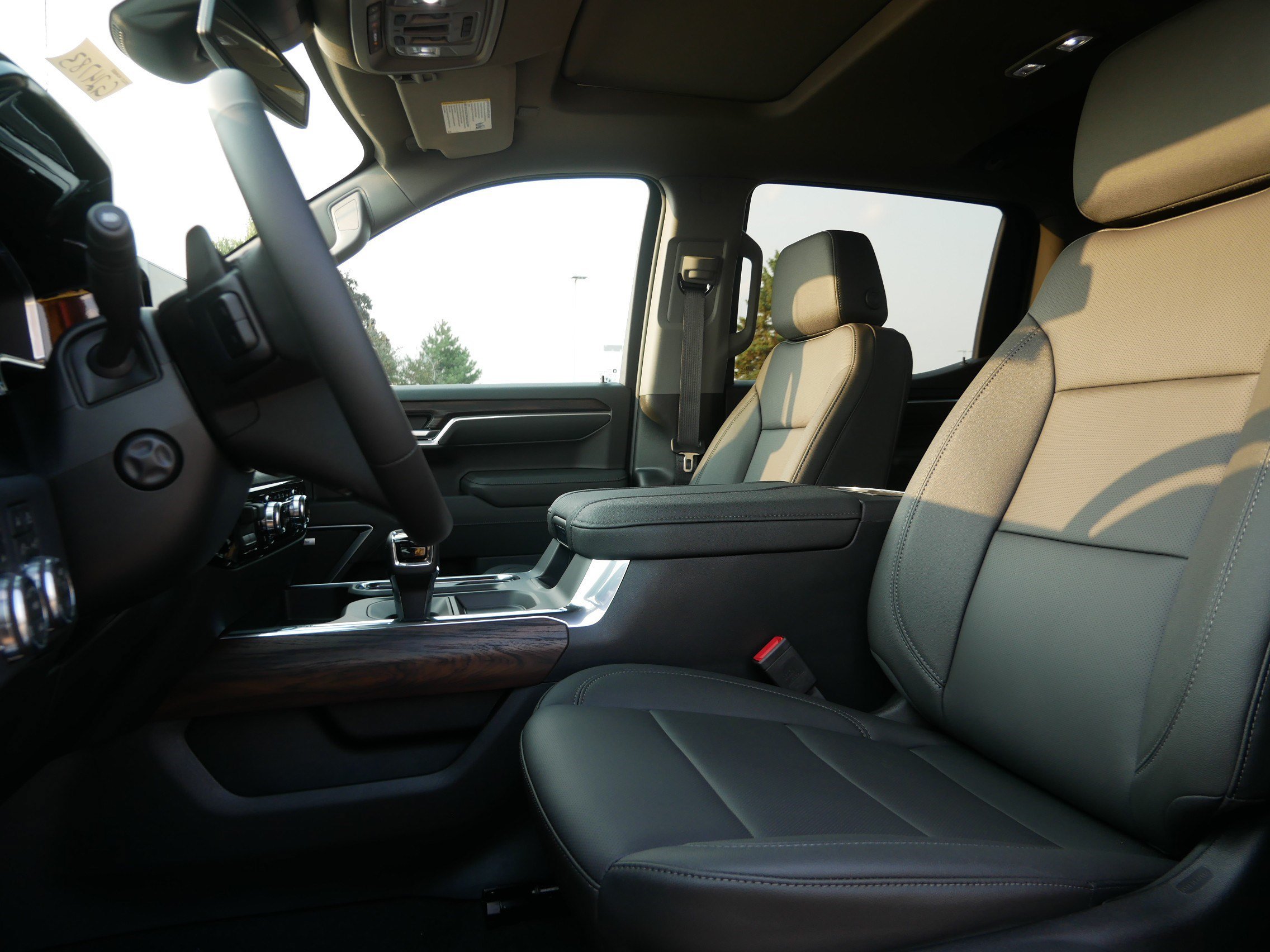 2026 GMC Sierra 1500 SLT - Photo 4