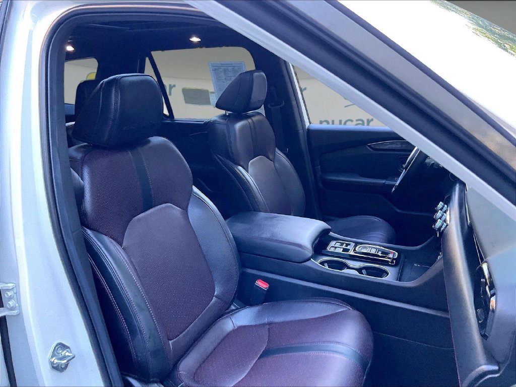 Used 2025 White Honda Black Edition image 11