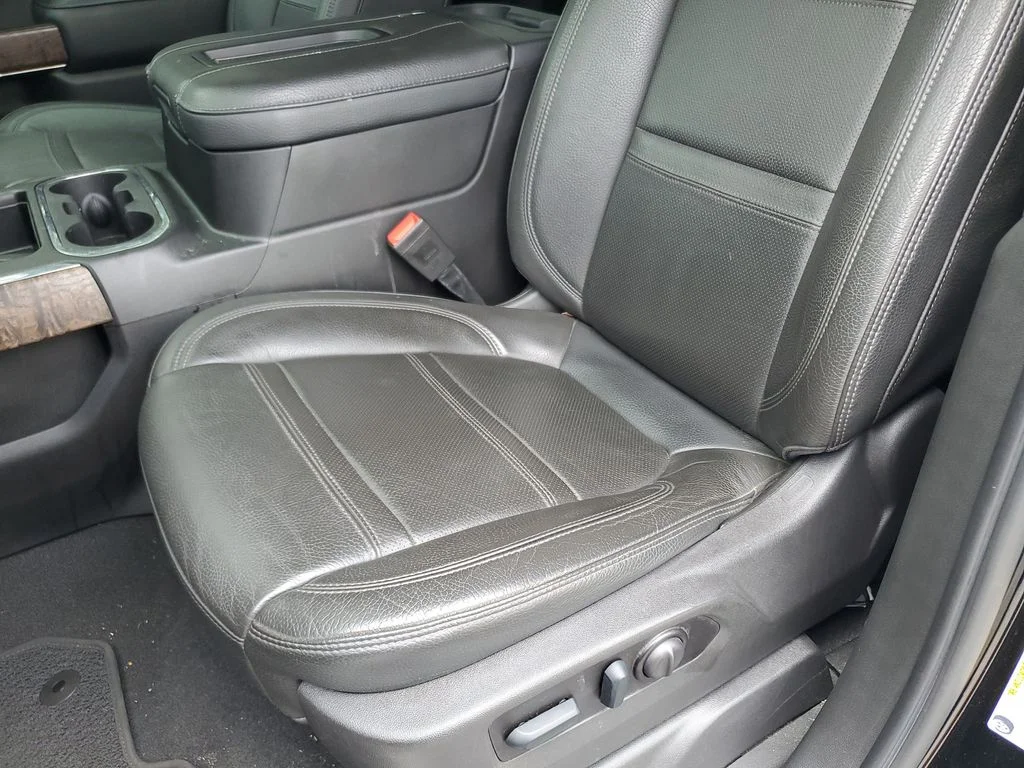 Used 2022 Black GMC Denali image 21