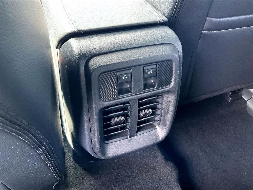 Used 2025 Green Ford Outer Banks image 28