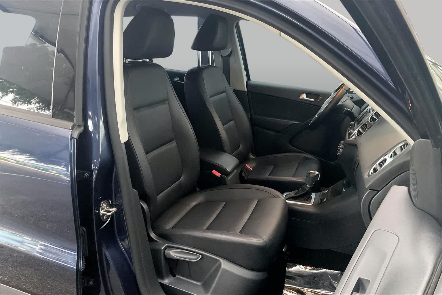 Used 2016 Night Blue Metallic Volkswagen S image 9