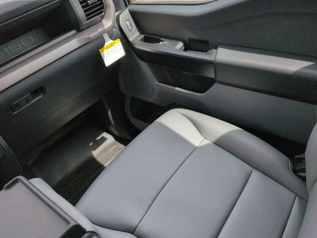 New 2026 White Ford 4X4 CREW CAB XL image 17