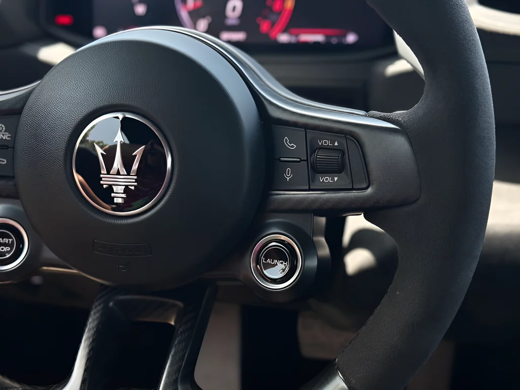 Used 2022 Blue Maserati Base image 16