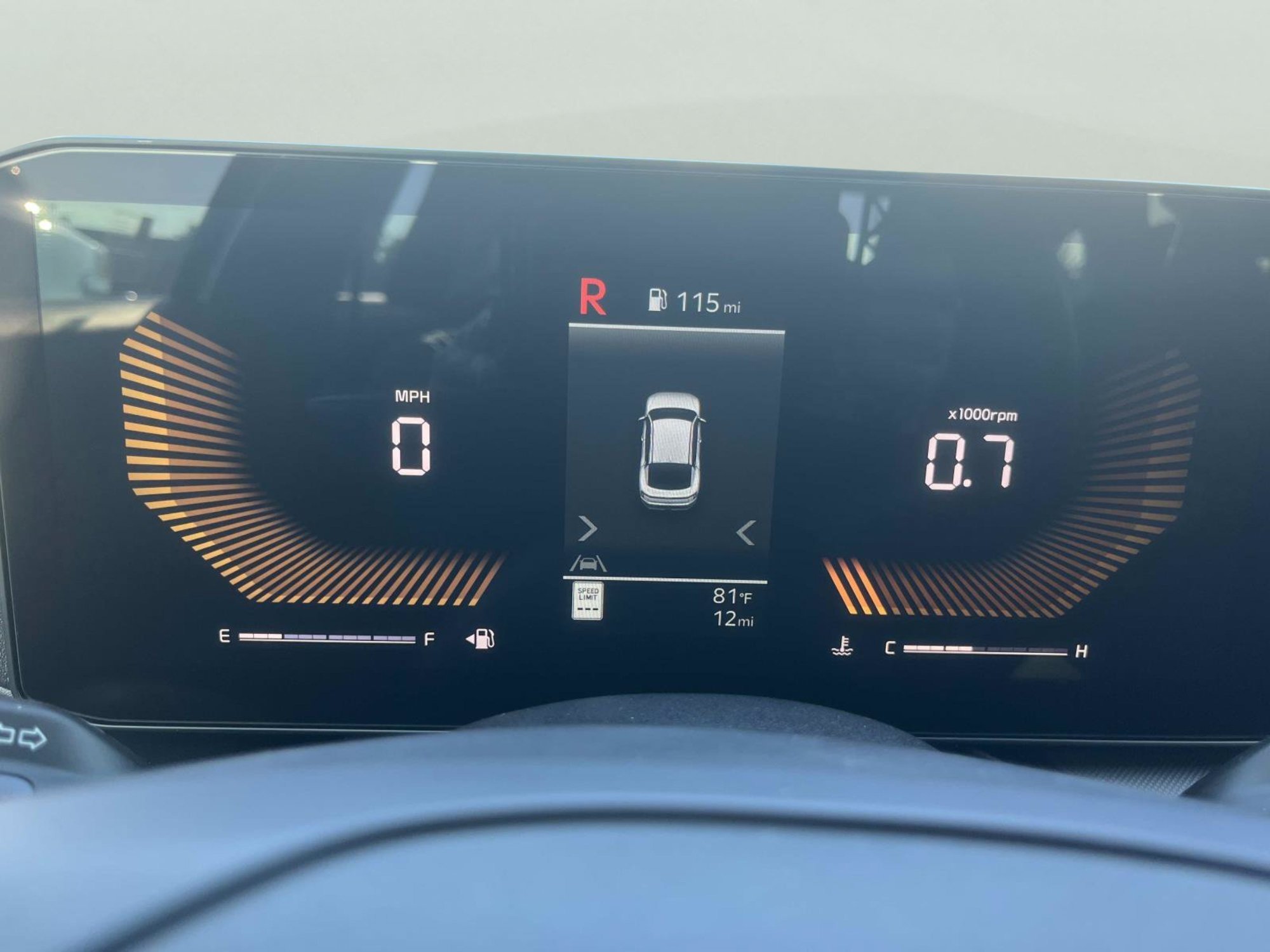 New 2026 Snow White Pearl Kia LXS image 27