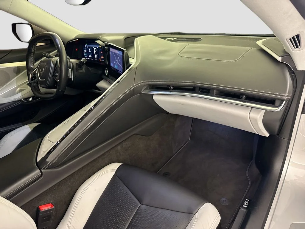 Used 2020 Silver Chevrolet Stingray image 29