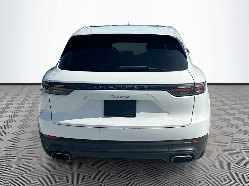 Used 2021  Porsche Base image 7