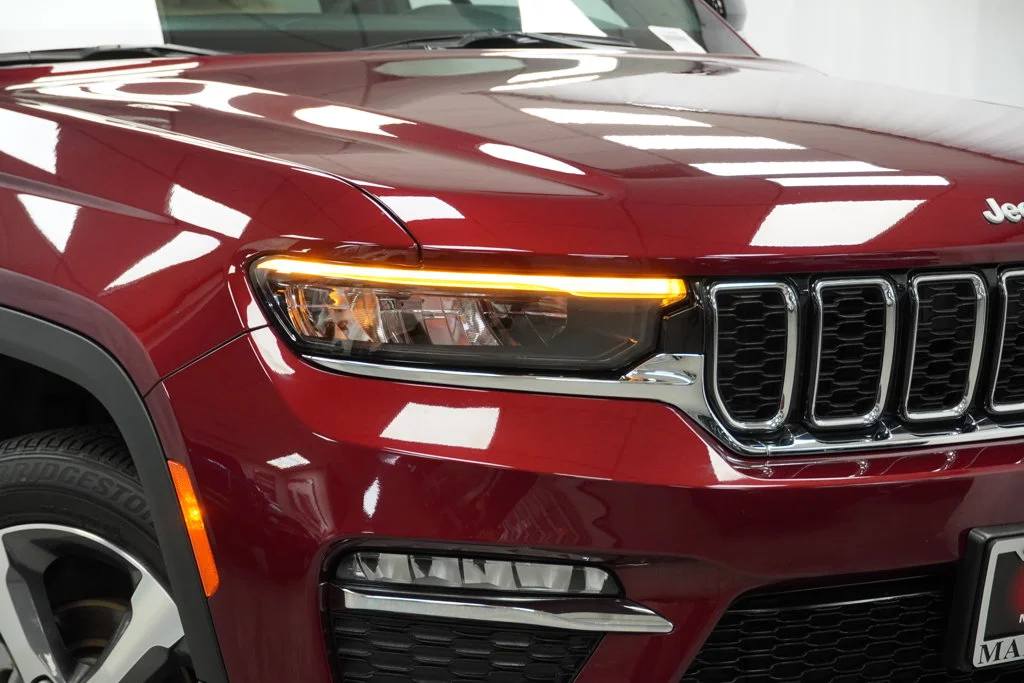 Used 2025 Red Jeep Limited image 9
