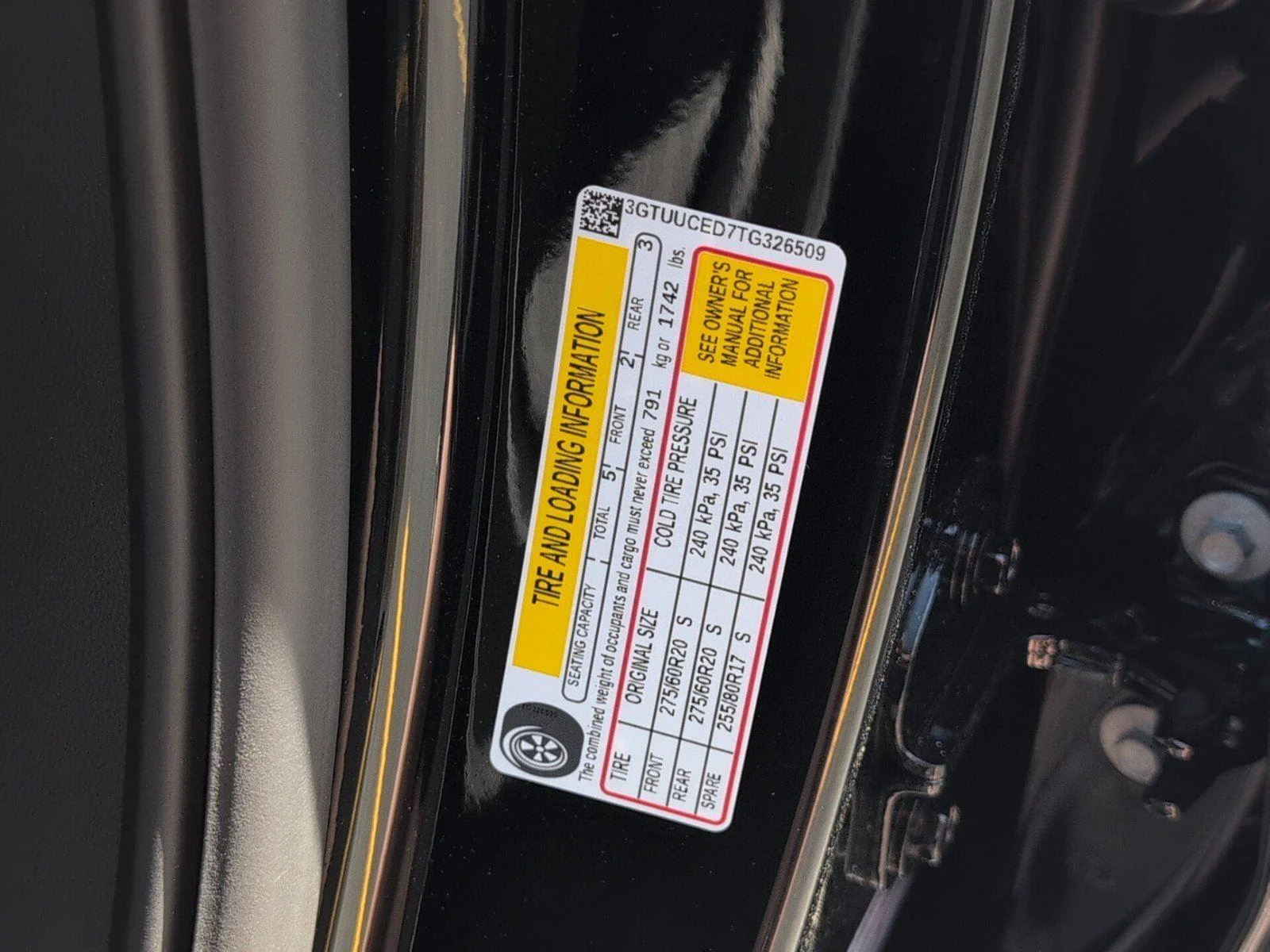 New 2026 Onyx Black GMC Elevation image 15