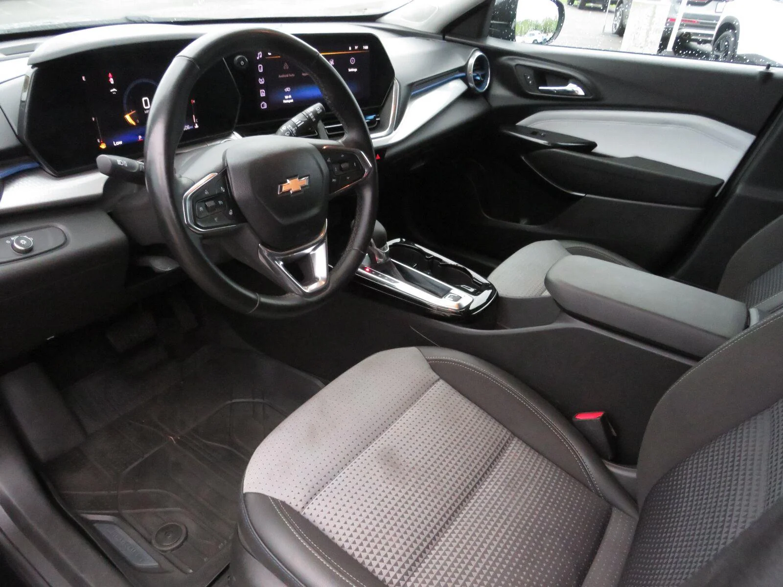 Used 2024 Mosaic Black Metallic Chevrolet LT image 21