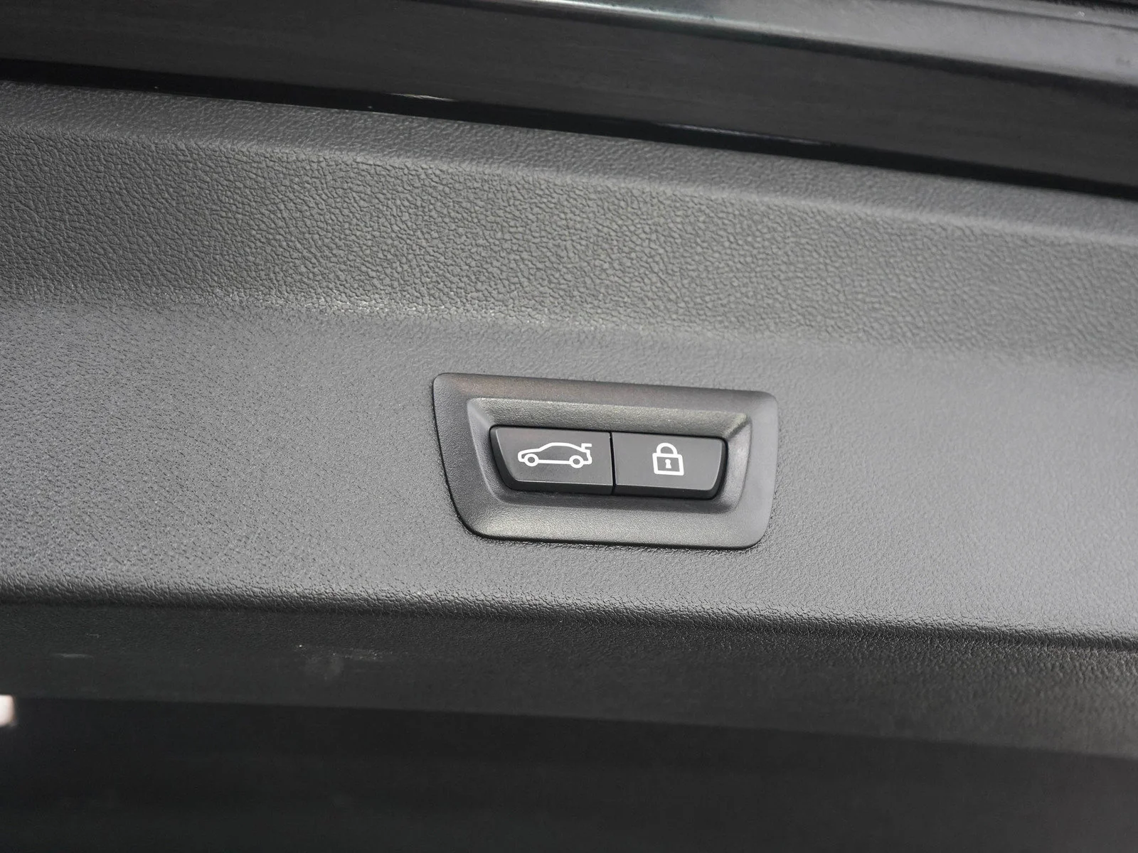 Used 2022 Black BMW xDrive30i image 11