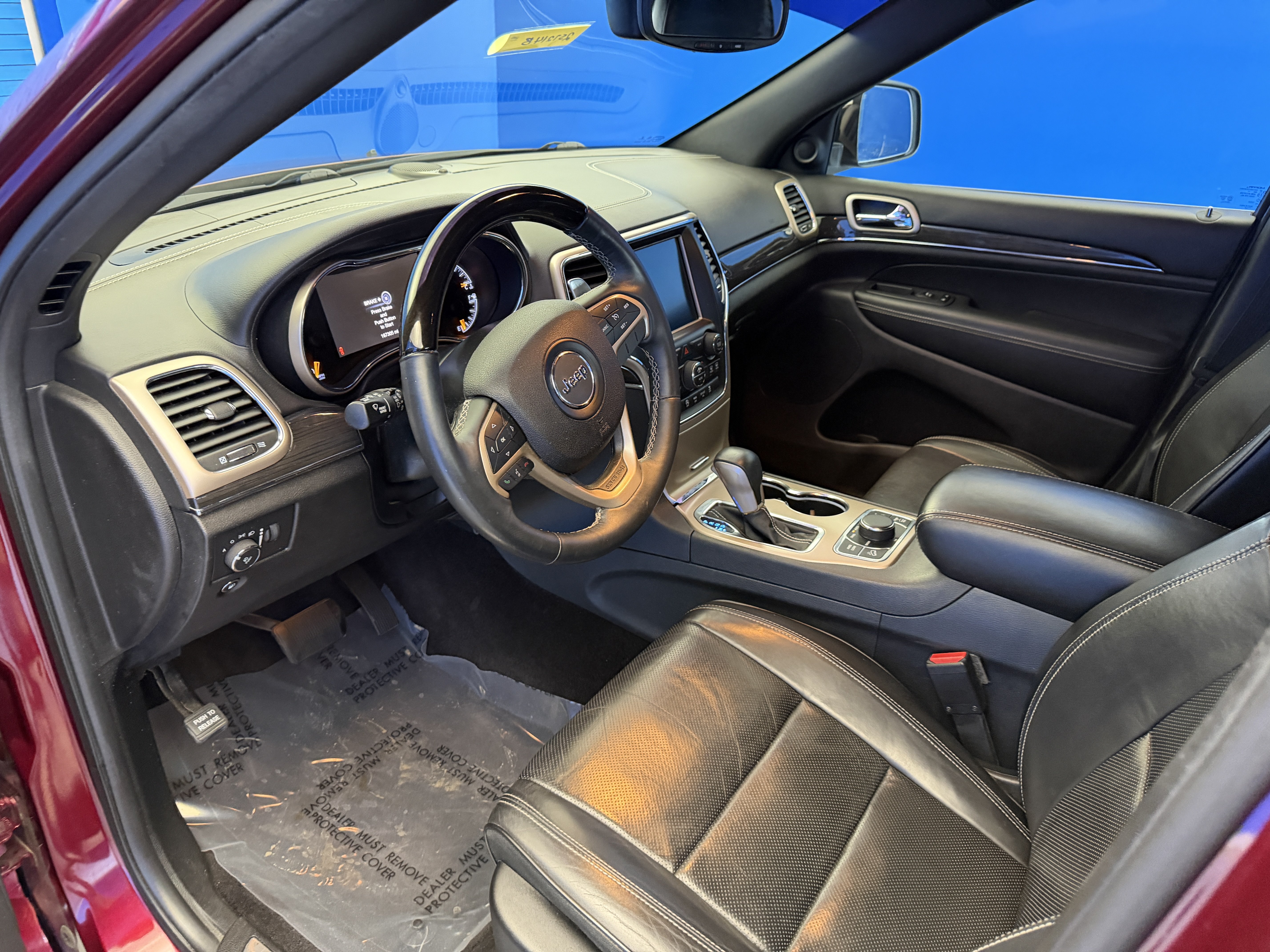 Used 2017 Velvet Red Pearlcoat Jeep Overland image 11
