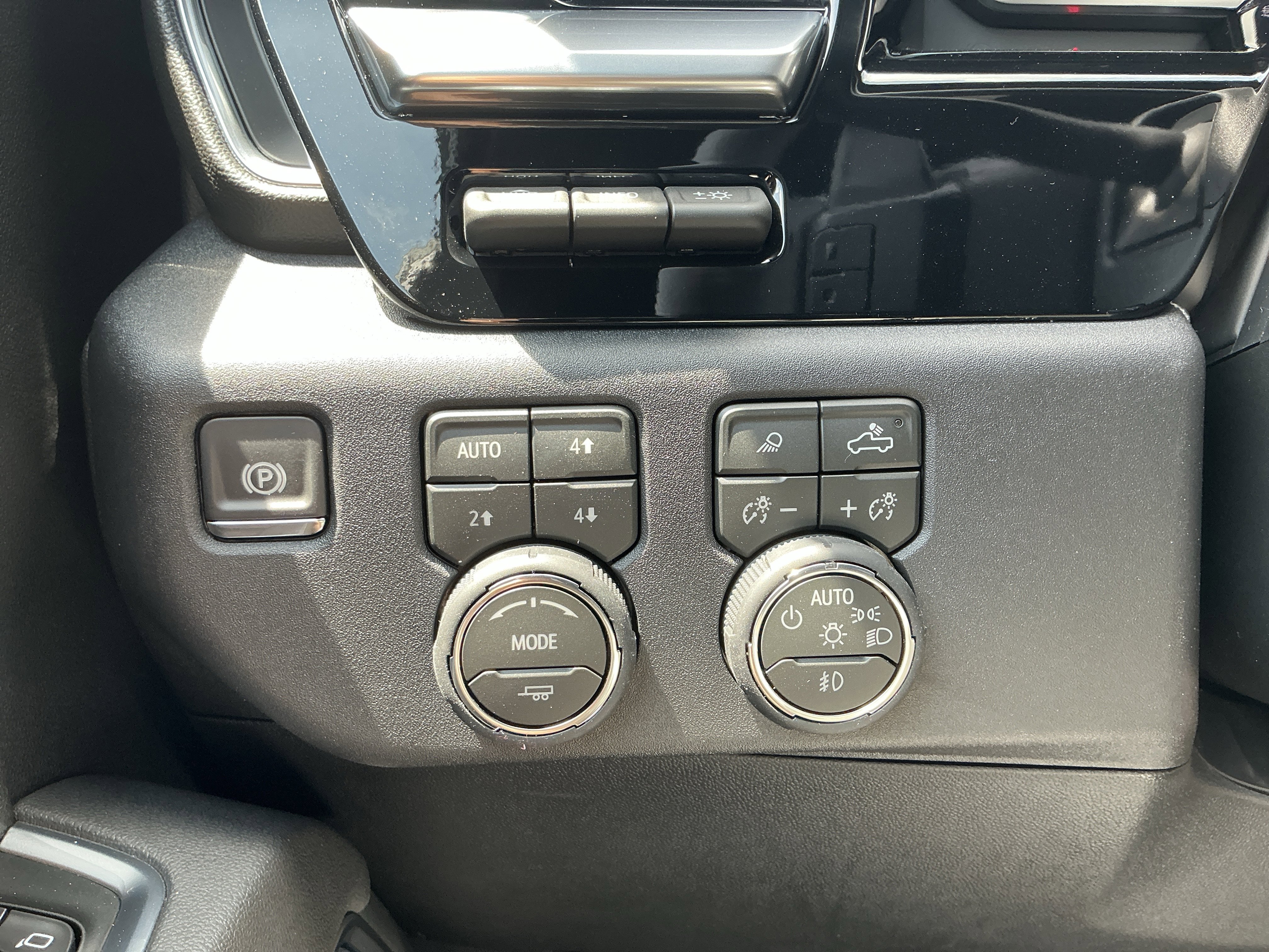 2026 Chevrolet Silverado 1500 High Country - Photo 18