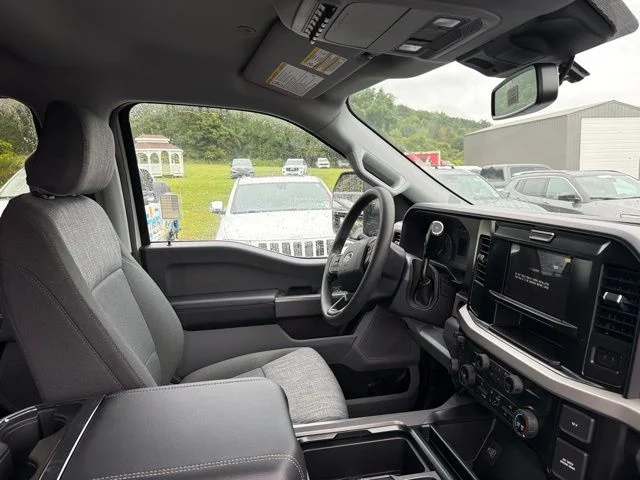 New 2026 Avalanche Gray Ford F-350® XLT image 93
