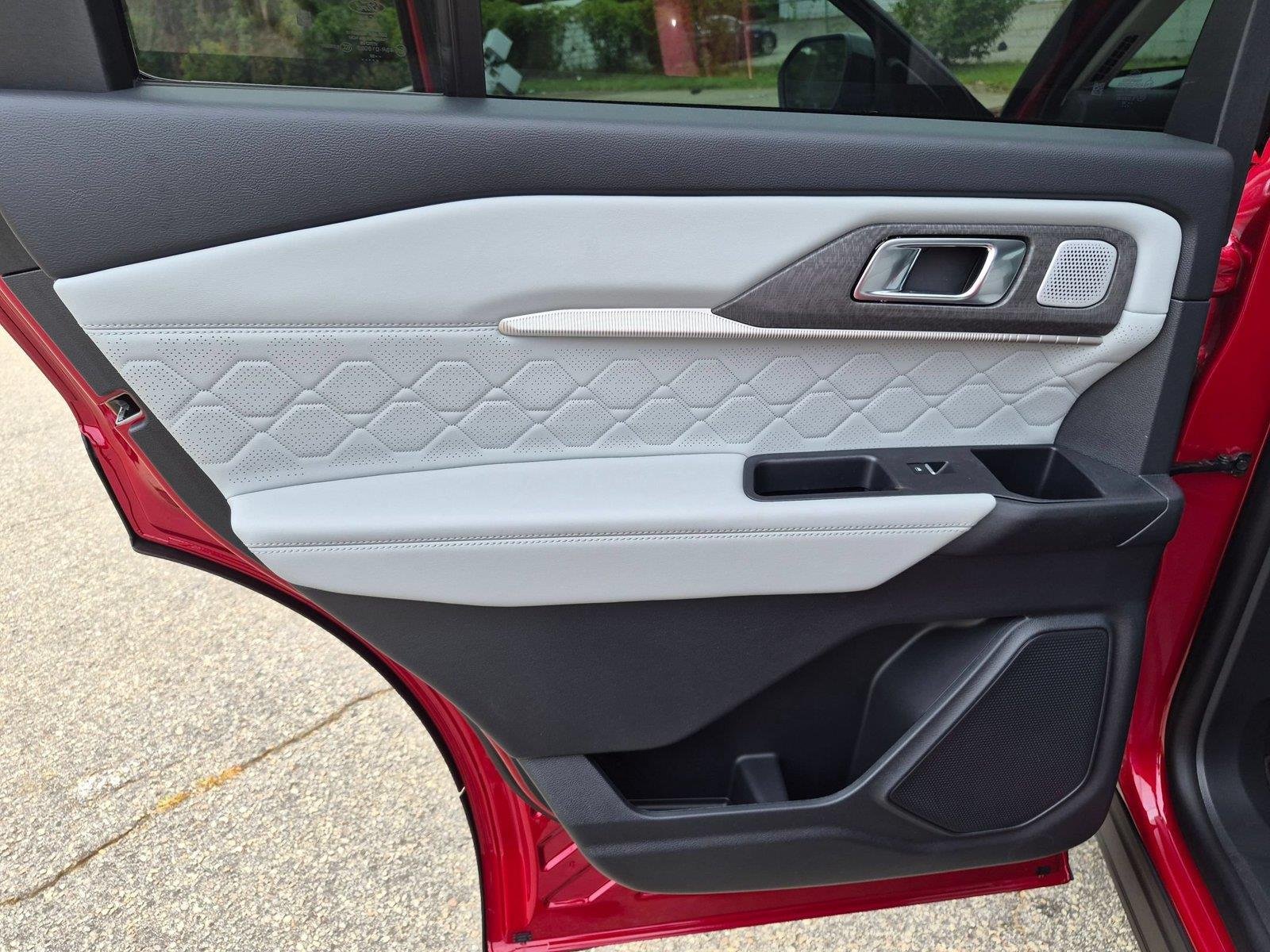 New 2026 Rapid Red Metallic Tinted Clearcoat Ford Platinum image 24