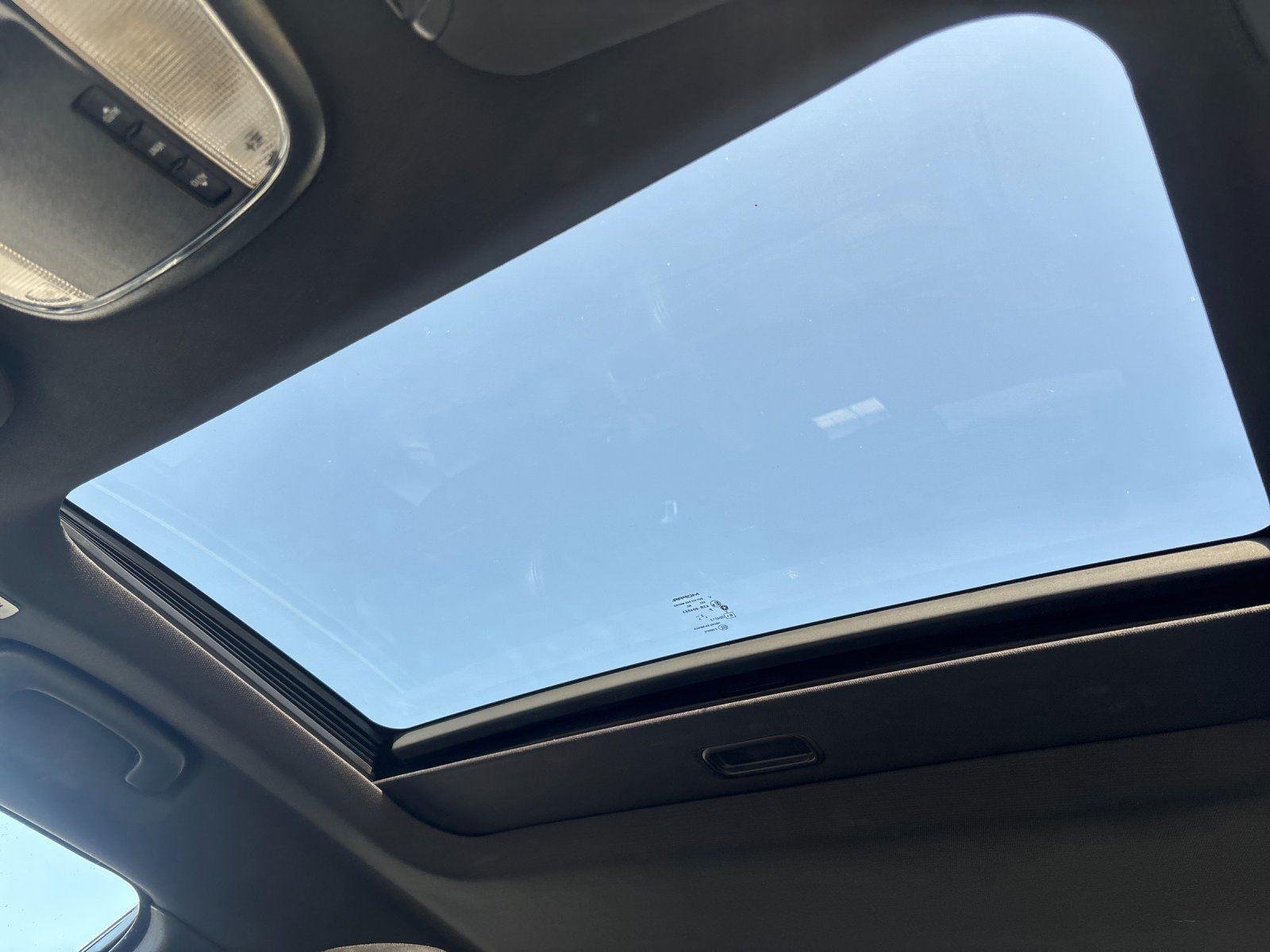 Used 2020 Torred Clearcoat Dodge SXT image 30