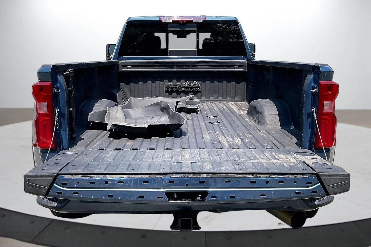 Used 2024 Blue Chevrolet High Country image 26