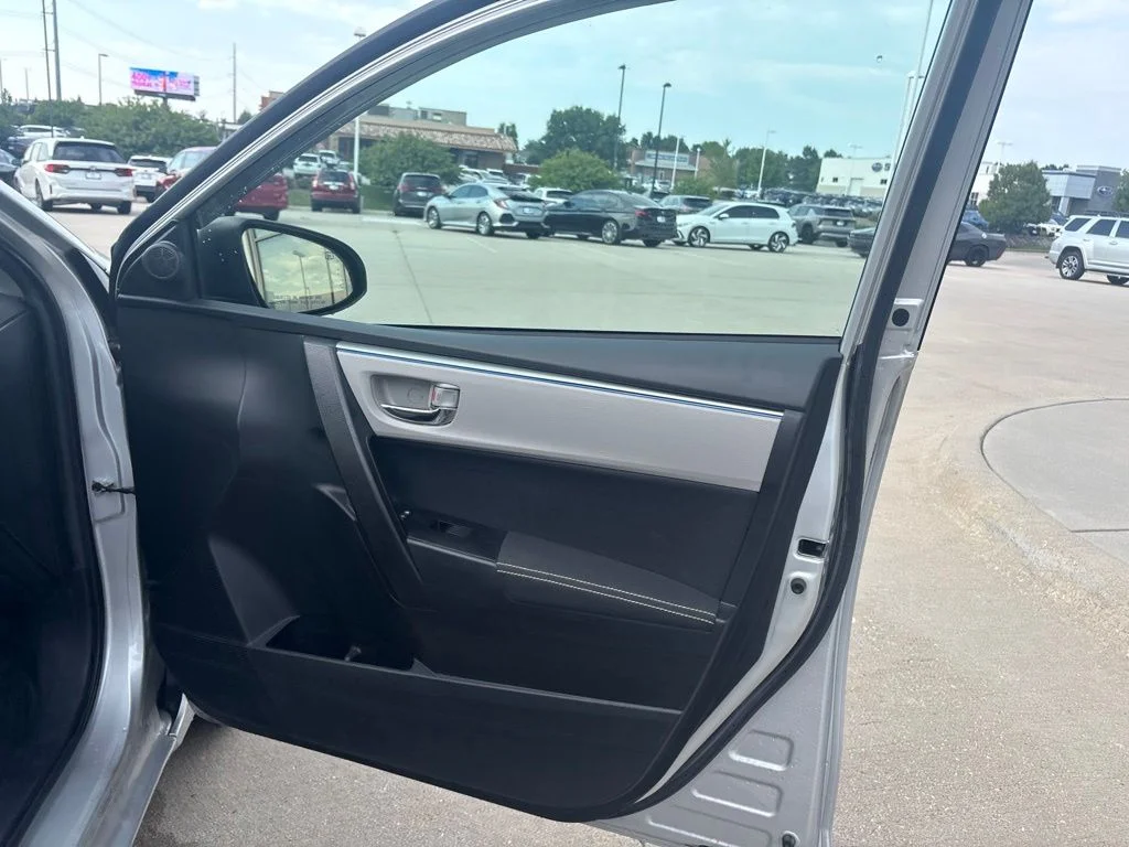 Used 2016 Silver Toyota LE image 22