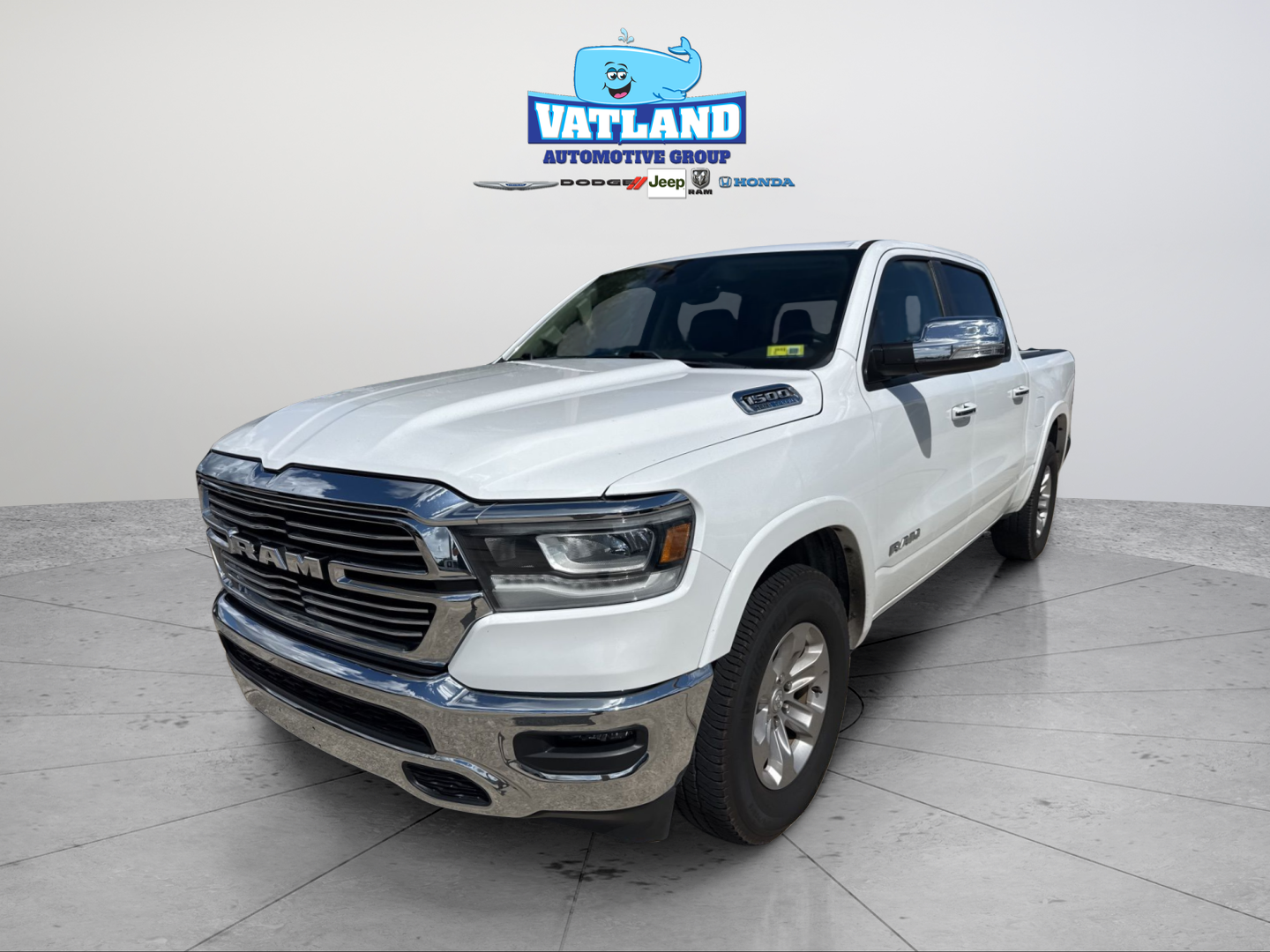 2022 RAM 1500 Laramie 4x4 Crew Cab 5'7's photo