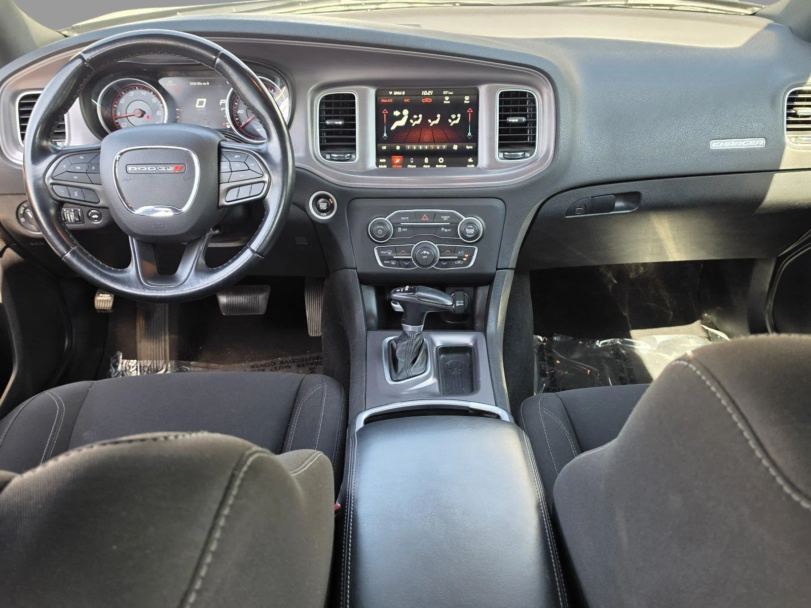 Used 2023  Dodge SXT image 9