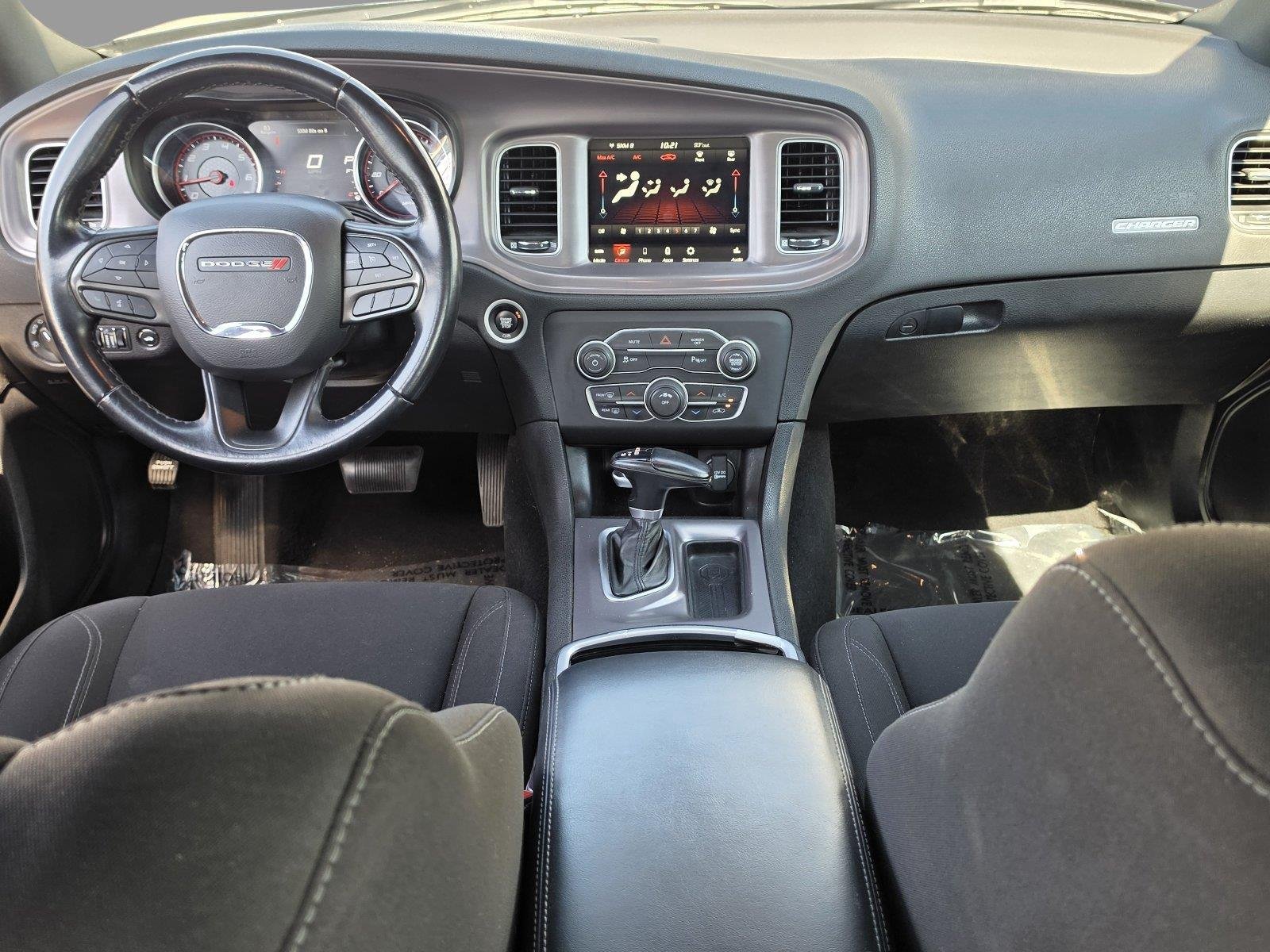 Used 2023  Dodge SXT image 9