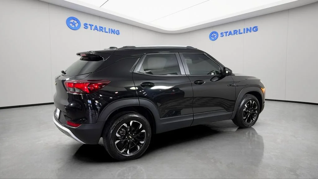 Used 2023 MOSAIC BLACK METALLIC Chevrolet LT image 9