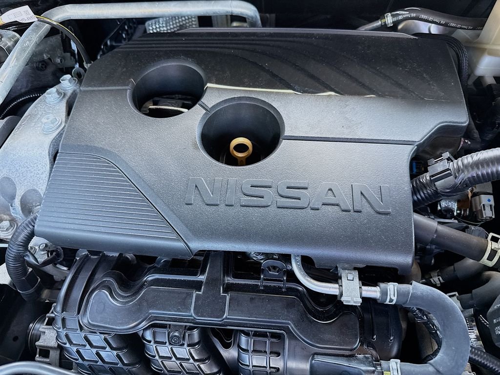 Used 2021 Super Black Nissan Platinum image 31