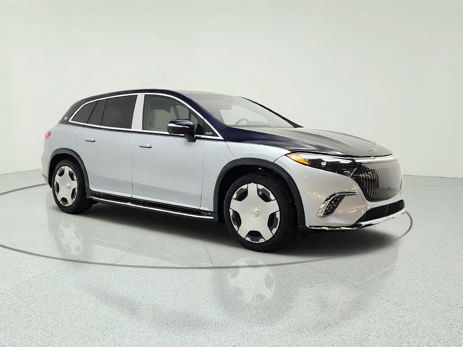 Used 2024 CIRRUS SILVER/NAUTIC Mercedes-Benz Maybach EQS 680 4MATIC® SUV image 3