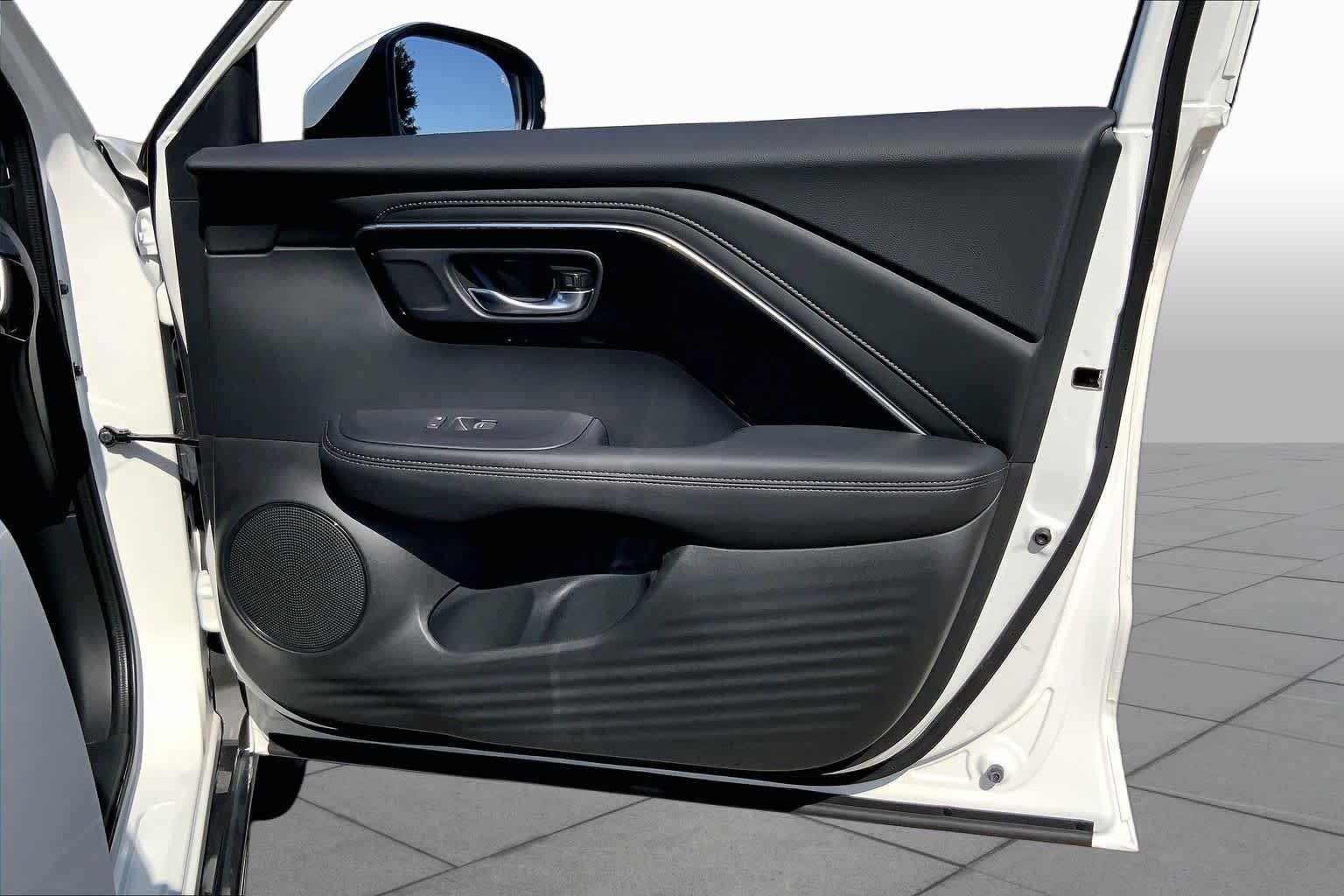 Used 2025 Platinum White Pearl Acura  image 22