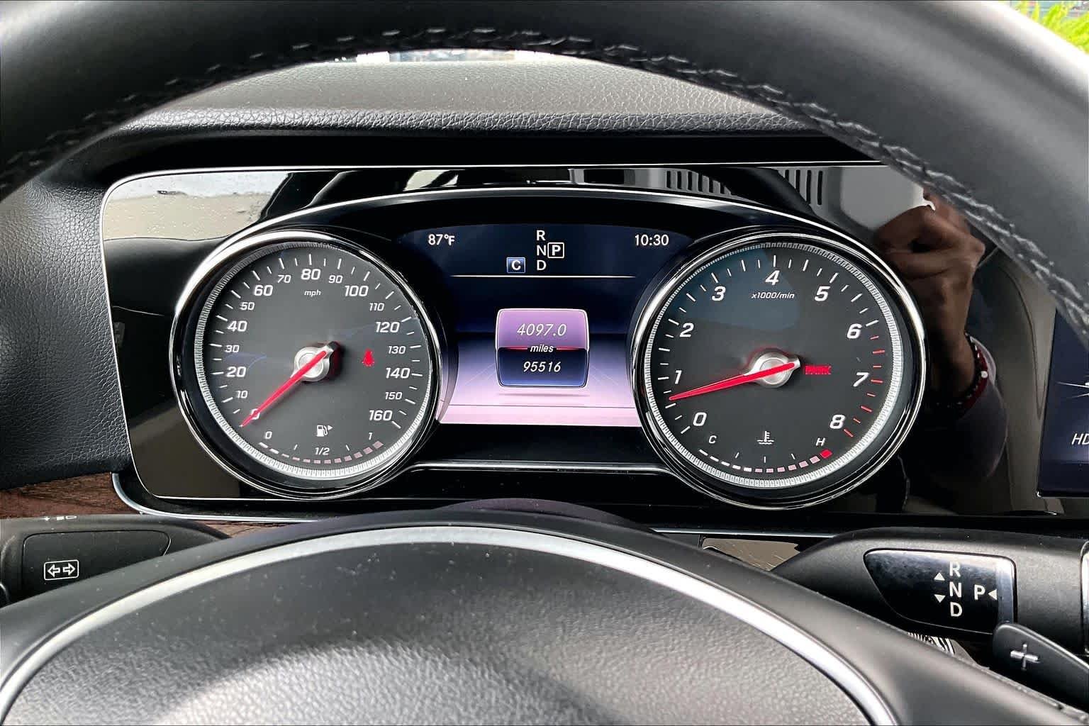 Used 2017 designo Diamond White Metallic Mercedes-Benz E 300 Sport image 23
