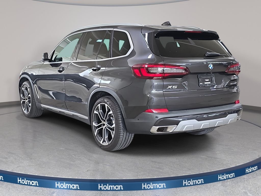 Certified Used 2023 Dark Graphite Metallic BMW sDrive40i image 9