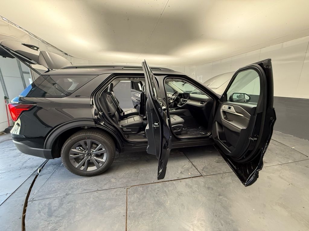 New 2026 Agate Black Metallic Ford Active image 21