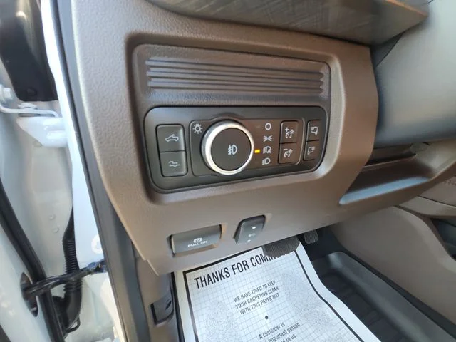Used 2025 Oxford White Ford King Ranch image 26