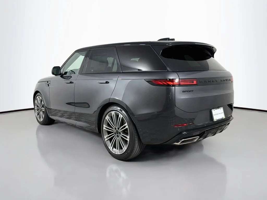 New 2026 Carpathian Grey Land Rover Dynamic SE image 7