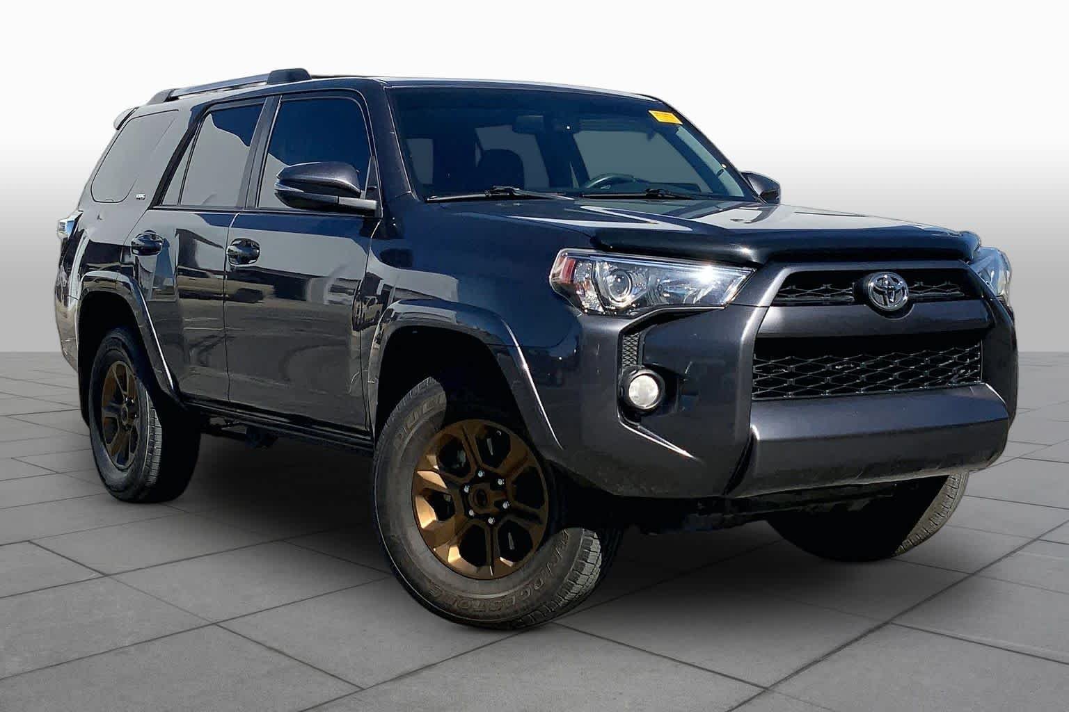 Used 2019 Magnetic Gray Metallic Toyota SR5 Premium image 3