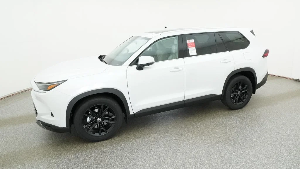 New 2026 Wind Chill Pearl Toyota Platinum image 5