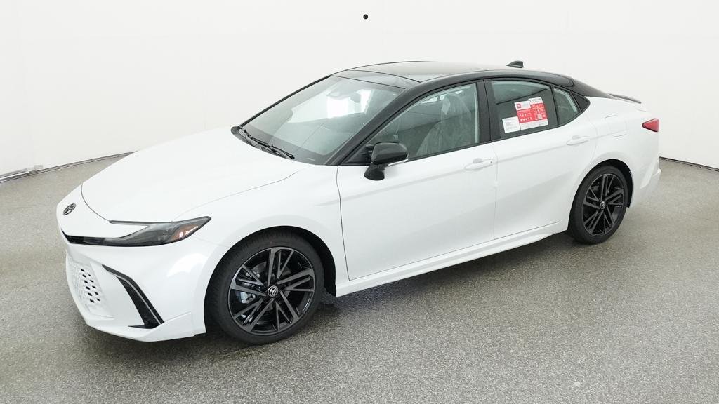 New 2026 Wind Chill Pearl with Midnight Black Metallic roof Toyota XSE image 5