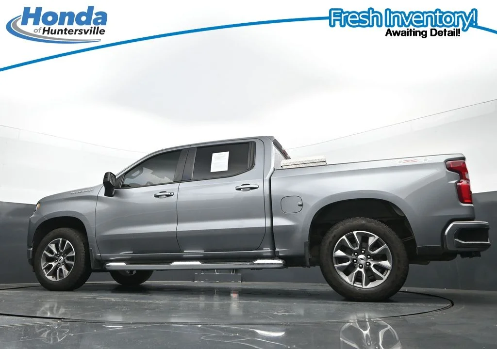 Used 2020 Steel Metallic Chevrolet RST image 30