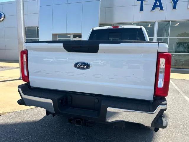 Used 2025 Oxford White Ford XLT image 10