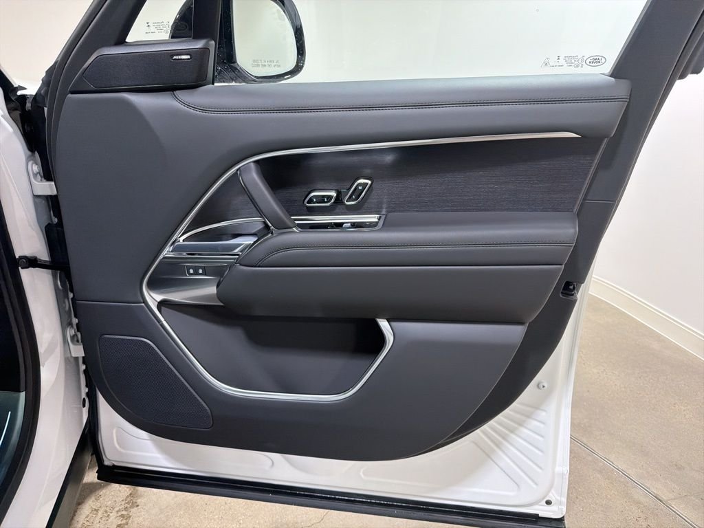2026 Land Rover Range Rover SE - Photo 23