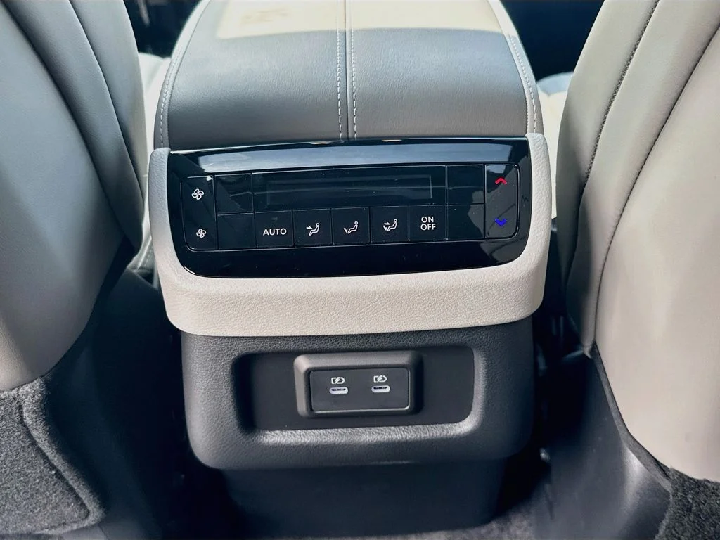 New 2027 White INFINITI LUXE image 26
