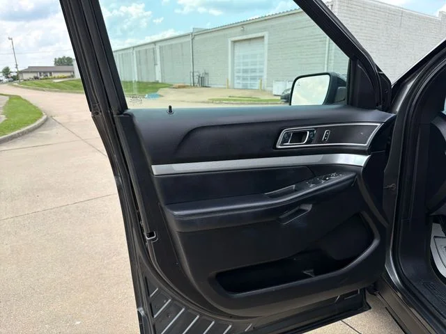 Used 2017 Gray Ford XLT image 13