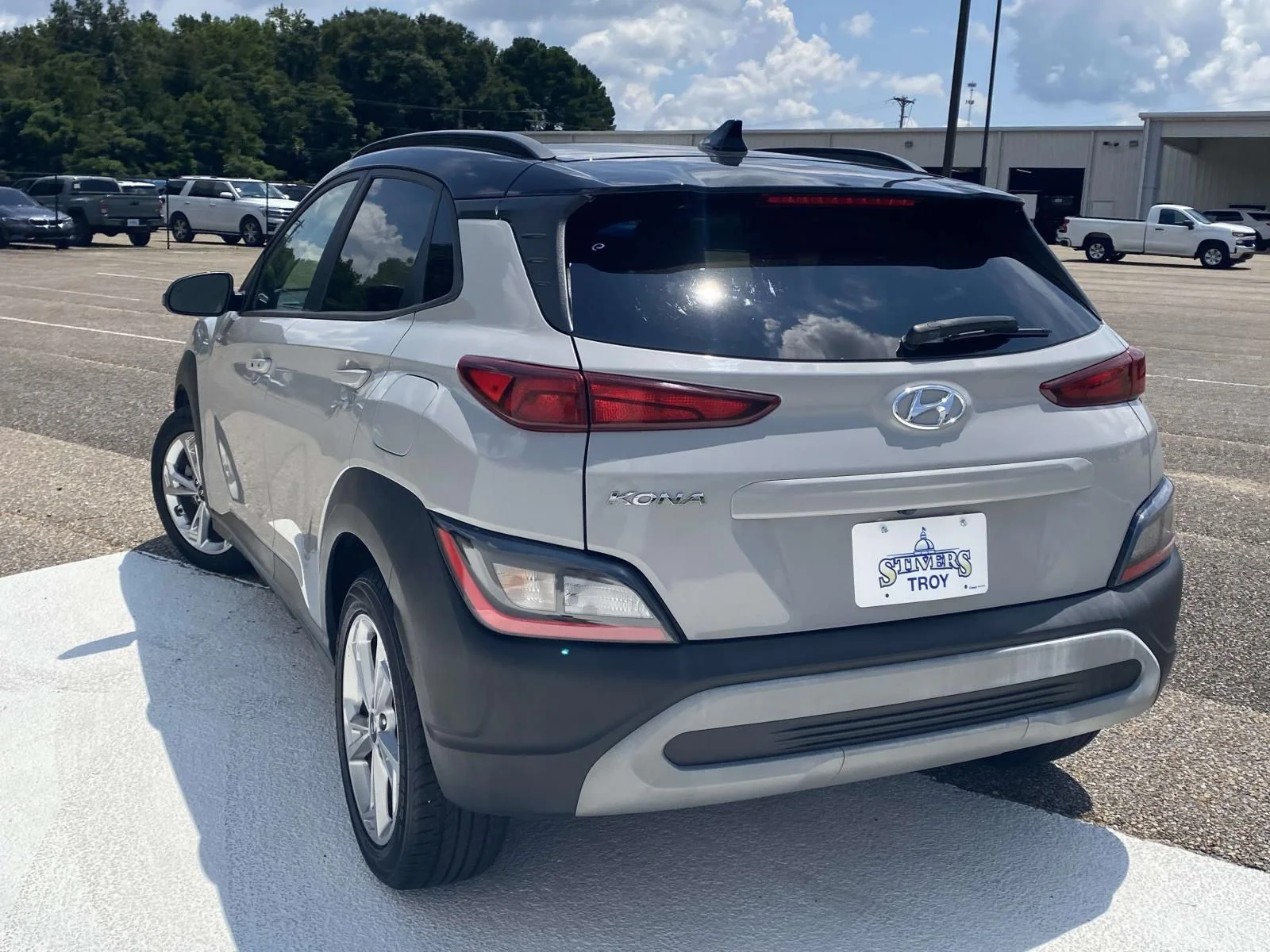Used 2023 Silver Hyundai SEL image 5