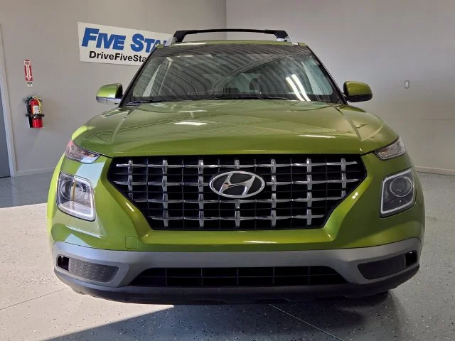 Used 2023 Green Hyundai SEL image 15