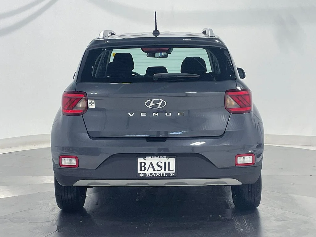Used 2023 Gray Hyundai SEL image 11