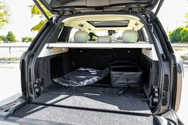 New 2027 Varesine Blue Land Rover SE image 61