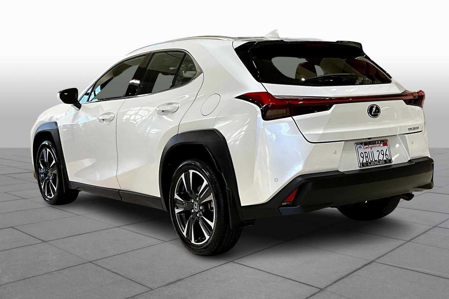 Certified Used 2022 Eminent White Pearl Lexus  image 11
