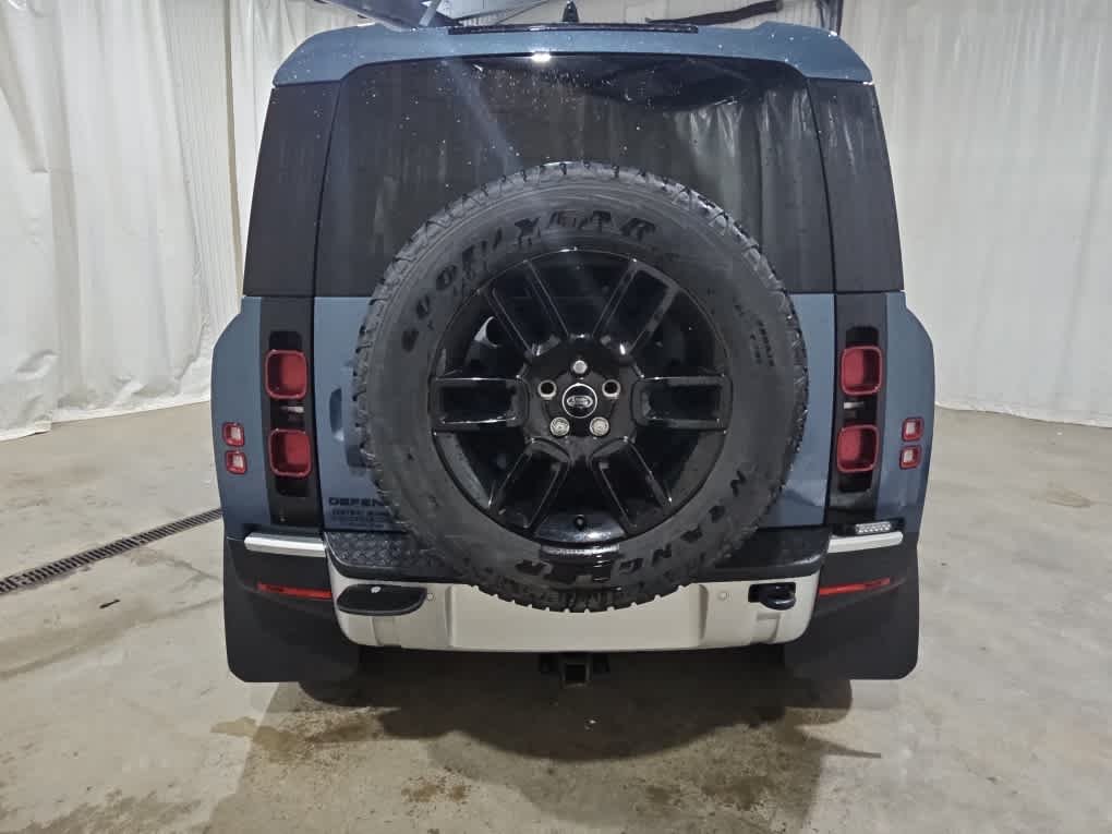 Used 2024 Blue Land Rover S image 5