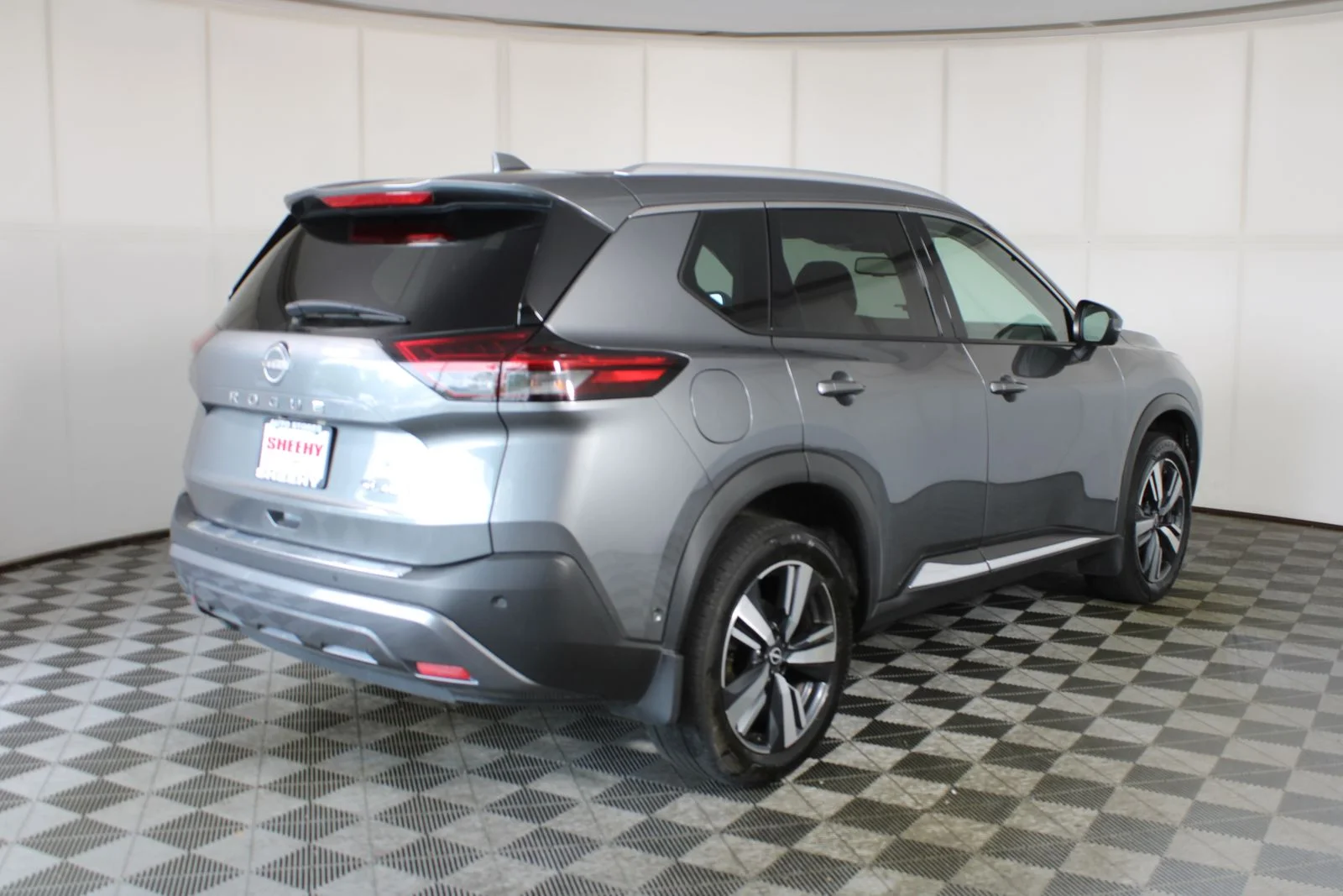 Used 2023 Gray Nissan SL image 6