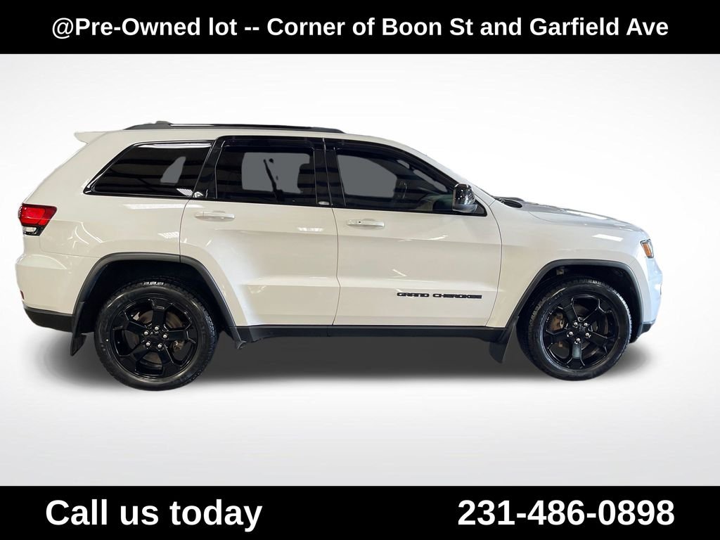Used 2020 White Jeep Laredo image 6